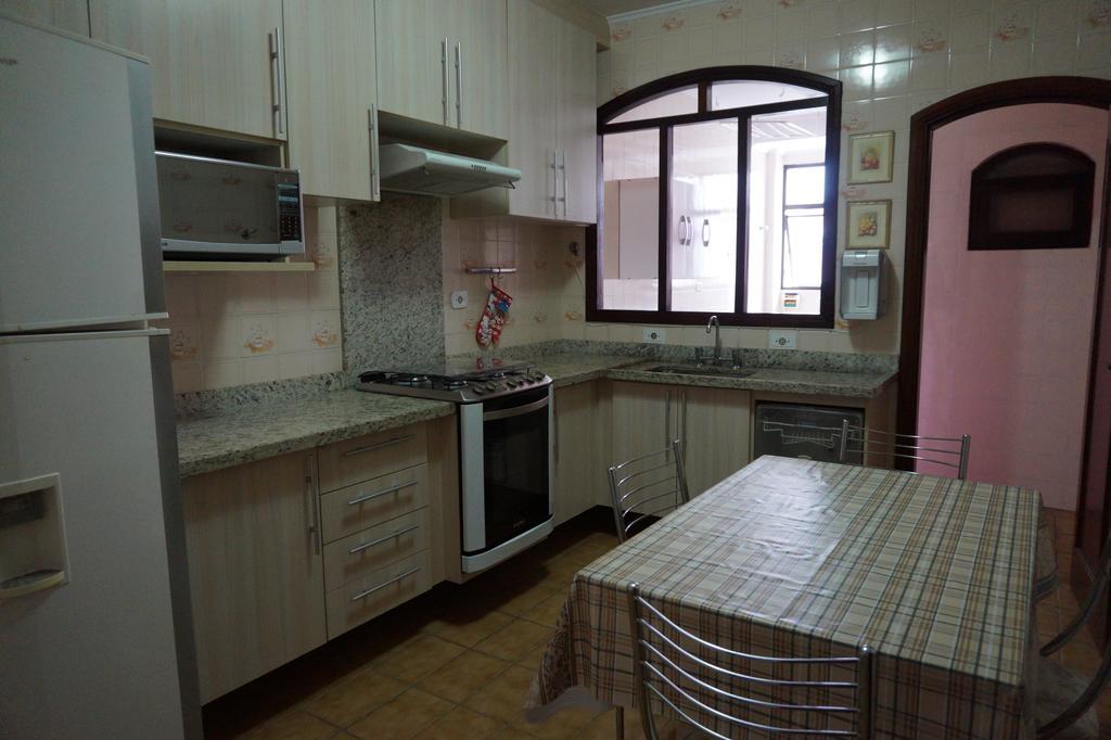 Aureo Guenaga Apartamento *